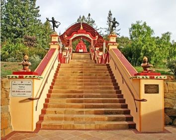 Sankat Mochan Hanuman Temple (ภาพจาก http://temple.mountmadonna.org/)