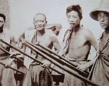 กุลีจีนลากรถ แรงงานสำคัญในยุคต้นรัตนโกสินทร์