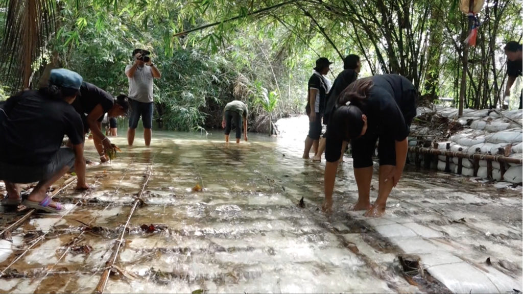 201611071030126-20060530143915