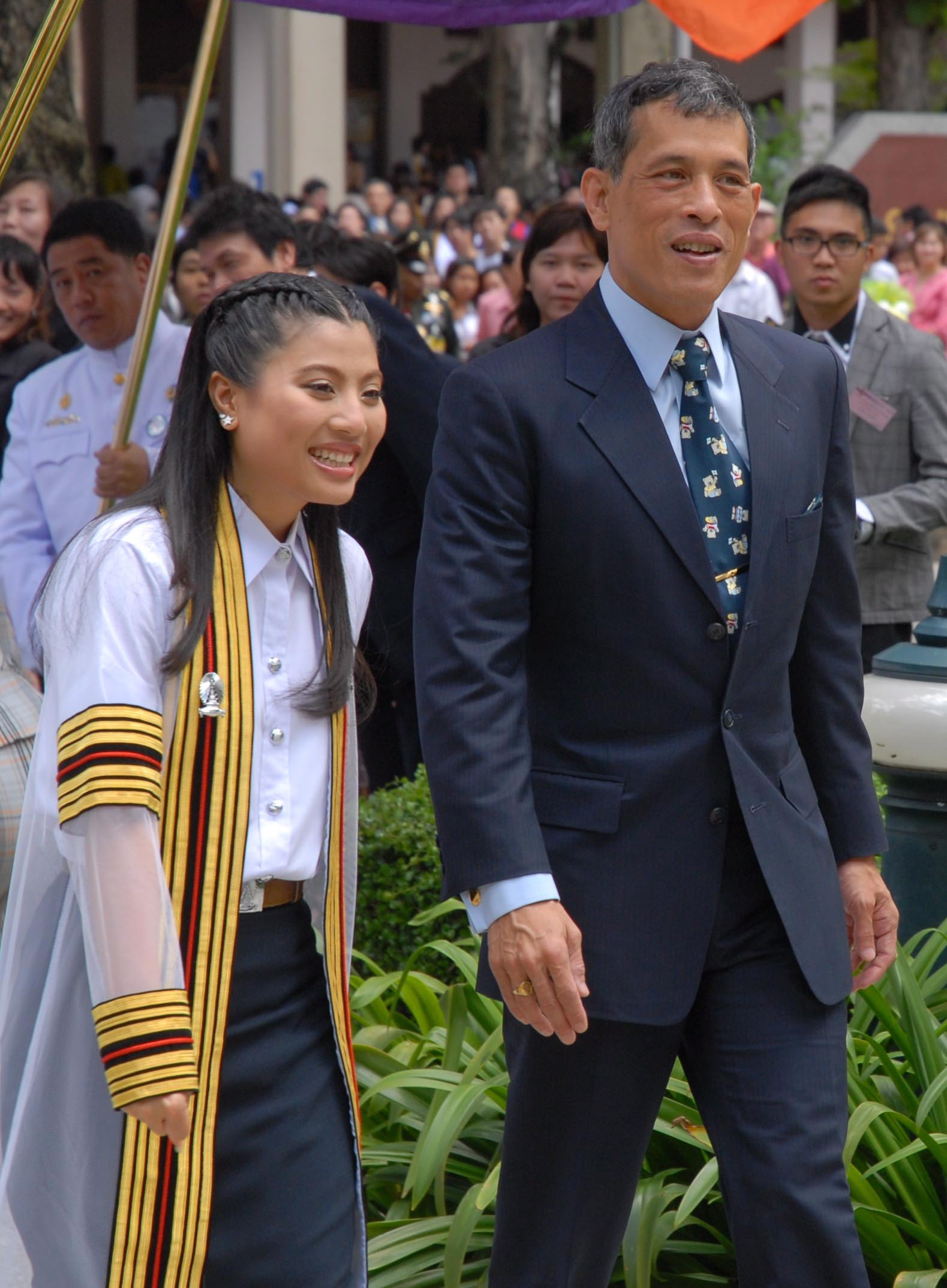 พระเจ้าหลานเธอ พระองค์เจ้าสิริวัณณวรีนารีรัตน์ ทรงสำเร็จการศึกษาจากภาควิชานฤมิตศิลป์ เอกมัณฑนศิลป์ ด้านแฟชั่นและสิ่งทอ คณะศิลปกรรมศาสตร์ จุฬาลงกรณ์มหาวิทยาลัย เกียรตินิยมอันดับ 1 (เหรียญทอง) เข้ารับพระราชทานปริญญาบัตร จากสมเด็จพระเทพรัตนราชสุดาฯ สยามบรมราชกุมารี โดยมีสมเด็จพระบรมโอรสาธิราชฯ สยามมกุฎราชกุมาร พระเจ้าวรวงศ์เธอ พระองค์เจ้าศรีรัศมิ์ พระวรชายา และพระเจ้าหลานเธอ พระองค์เจ้าทีปังกรรัศมีโชติ ทรงร่วมแสดงความยินดี ณ หอประชุมจุฬาลงกรณ์