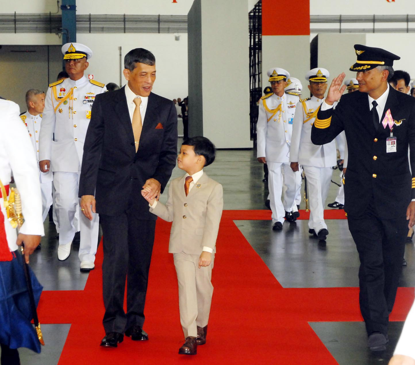 สมเด็จพระบรมโอรสาธิราชฯ สยามมกุฎราชกุมาร เสด็จพระราชดำเนินพร้อม พระเจ้าหลานเธอ พระองค์เจ้าทีปังกรรัศมีโชติ ทรงเป็นประธานในพิธีเปิดสายการบินไทยสมายล์ หน่วยธุรกิจใหม่ของบริษัท การบินไทย จำกัด (มหาชน) ณ โรงซ่อมอากาศยานฝ่ายช่างการบินไทย ท่าอากาศยานสุวรรณภูมิ วันที่ 30 กรกฎาคม 2555