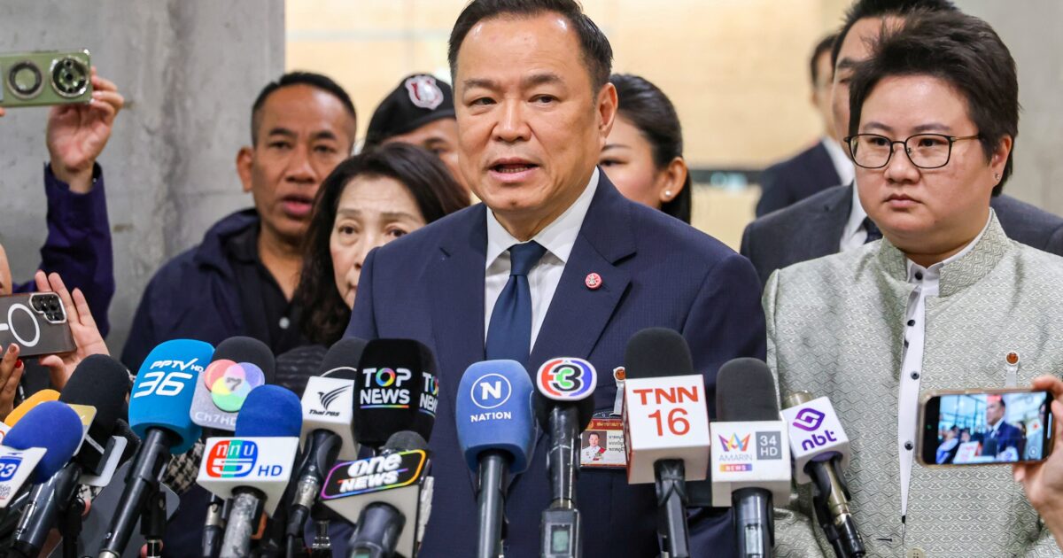 สมรภูมิการเมืองเดือด จับตาวาระร้อน หลังเปิดประชุมสภา แก้ รธน. – คำถามประชามติ – ซักฟอก