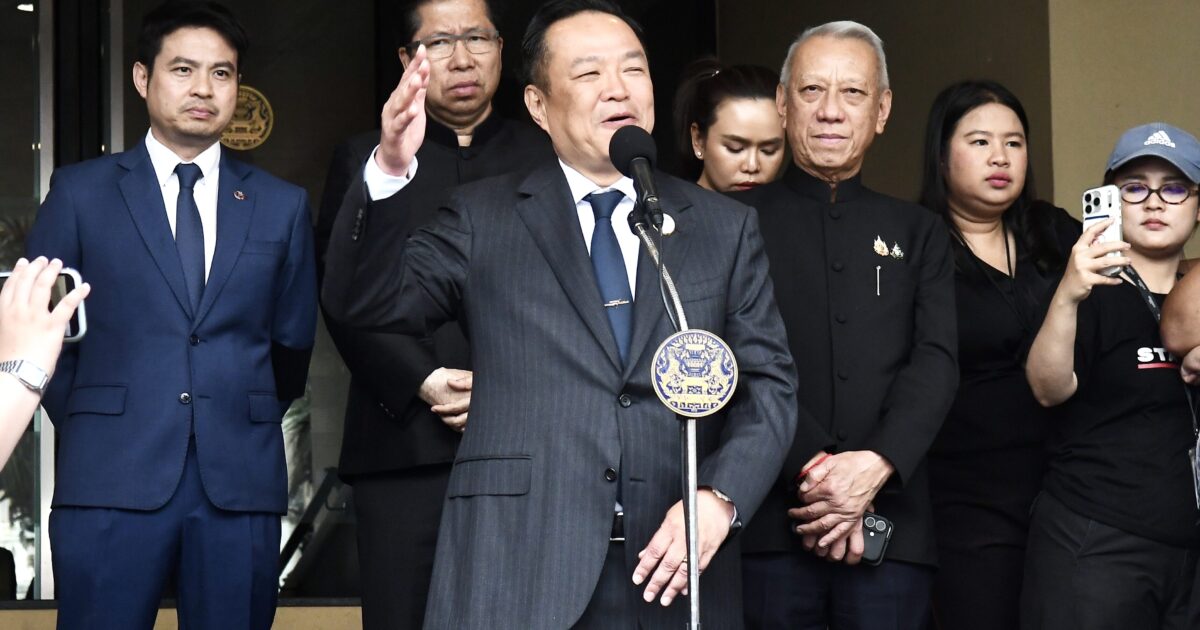 โค้งสุดท้ายเลือกตั้งสู้ดุเดือดหึ่ง! เงินสะพัด 2 แสนล้านบาท อึ้ง! แจกเงินหัวละ 7,500 กกต.ฮึ่ม! จับให้ได้ – ‘หนู’ ครอบ ‘เขาควาย’ คนซื้อ