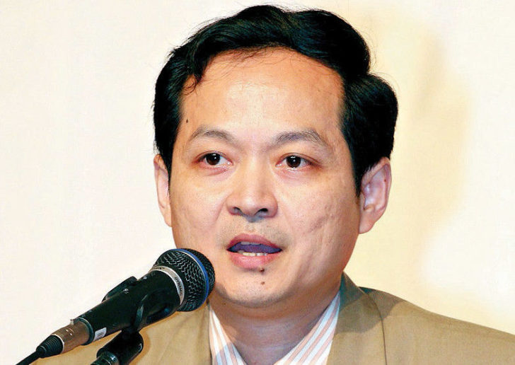 อมร
