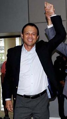 สมบัติ เอื้อมมงคล