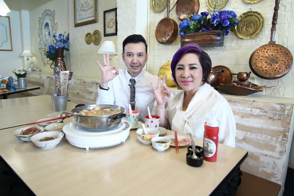 คุณไกด์ พีรศักดิ์ เหลี่ยมมุกดา เจ้าของร้านมานี มี หม้อ