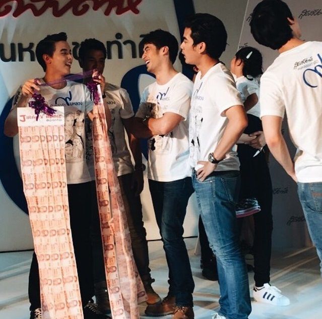 เจมส์จิ - งานคนหล่อขอทำดีปี 59