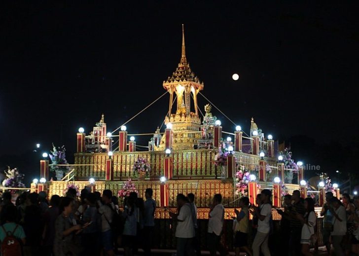 พุทธศาสนิกชน เวียนเทียน เนื่องในวันมาฆะบูชา รอบพระบรม ...