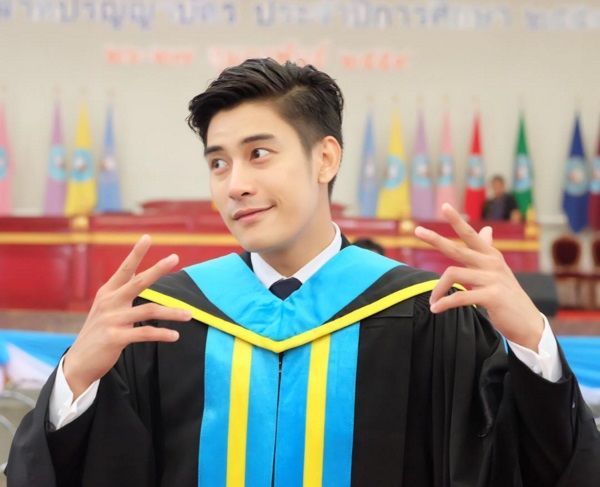 เคน ภูภูมิ ซ้อมรับปริญญา