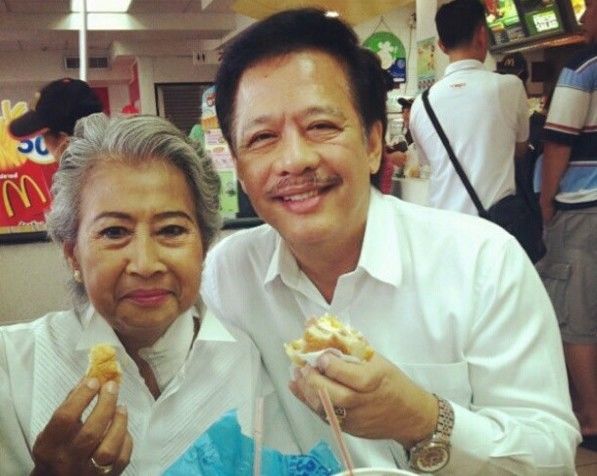 ศรีนวล สมบัติเจริญ