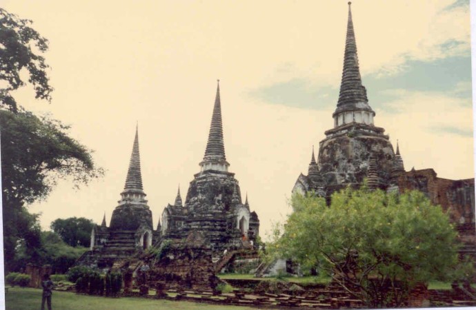 วัดพระศรีสรรเพชญ์ พระนครศรีอยุธยา สถานที่พบพระเศียรขนาดใหญ่ซึ่งปัจจุบันจัดแสดงในพช.พระนคร แต่ที่ผ่านมายังไม่มีการศึกษาอย่างจริงจังว่า เป็นเศียรของพระพุทธรูปสำคัญองค์ใด