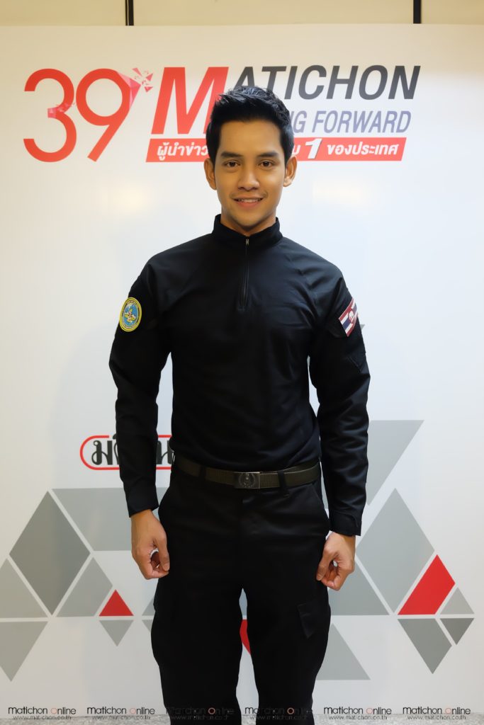 นักแสดงเจ้าเวหา