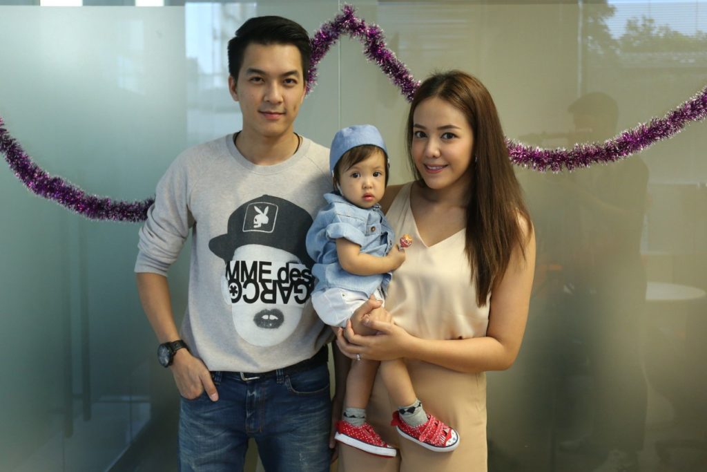 แบงค์ อธิกิตติ์ และครอบครัว