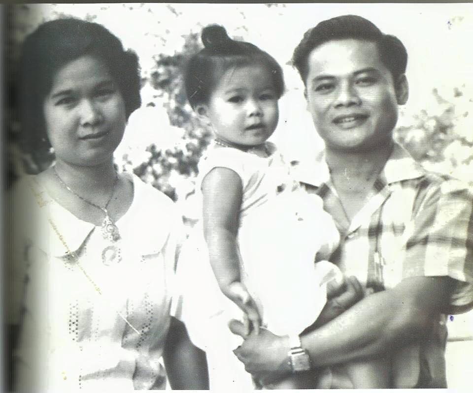 อุ้มลูกสาว กัญชนา หรือหนูนา ศิลปอาชา