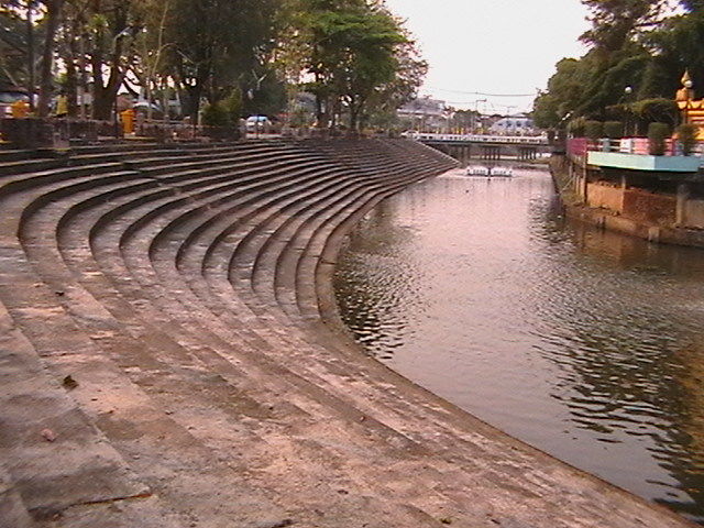 201604011005036-20091113100932