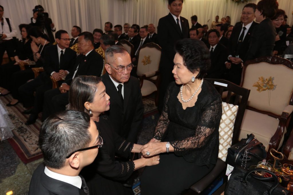 ยิ่งลักาณ์งานศพบรรหาร