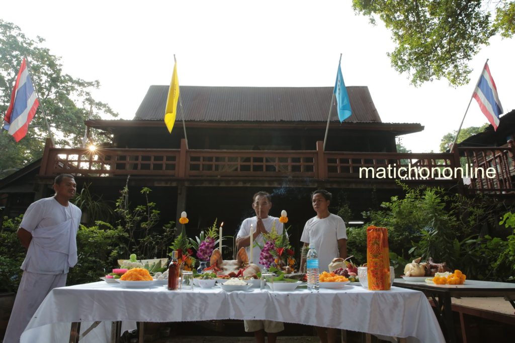 ไหว้ "โพธิ์ ไทร ไกร กร่าง" ที่ลานชุมชนป้อมมหากาฬ