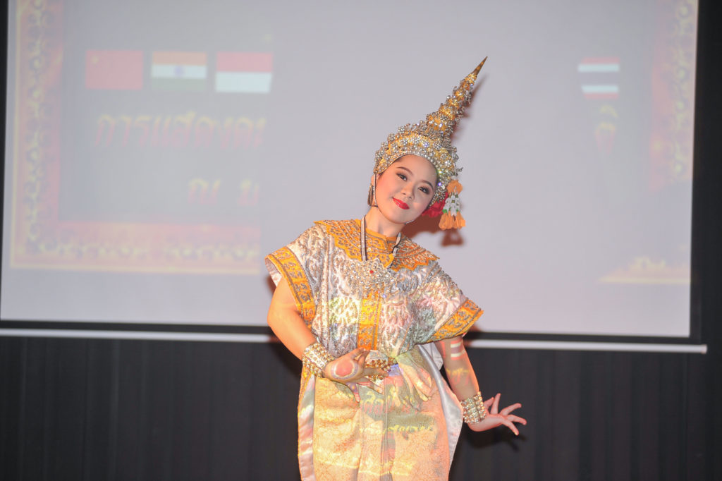 กนกรัตน์ จันทรวลัยวงศ์