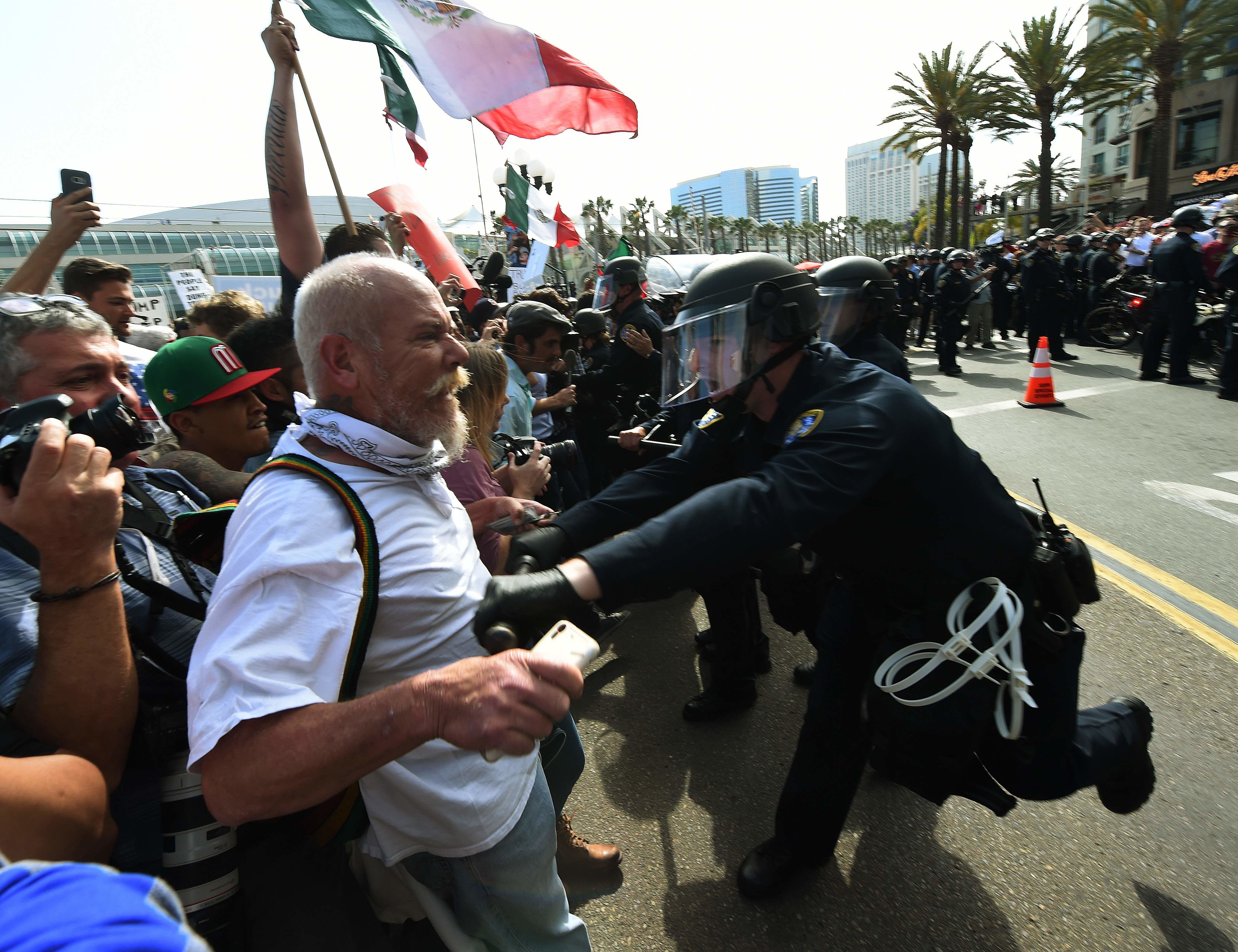 AFP PHOTO / Mark Ralston