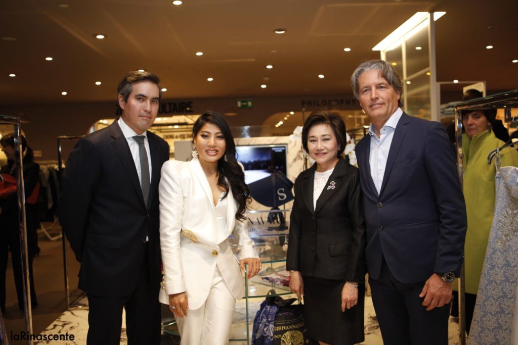 มร.ฌอน ฮิลล์, พระเจ้าหลานเธอ พระองค์เจ้าสิริวัณณวรีนารีรัตน์, นางมาลี โชคล้ำเลิศ อธิบดีกรมส่งเสริมการค้าระหว่างประเทศ, มร.อัลเบอร์โต บัลดาน ประธานเจ้าหน้าที่บริหารห้างสรรพสินค้าลา รีนาเชนเต และ อิลลุม