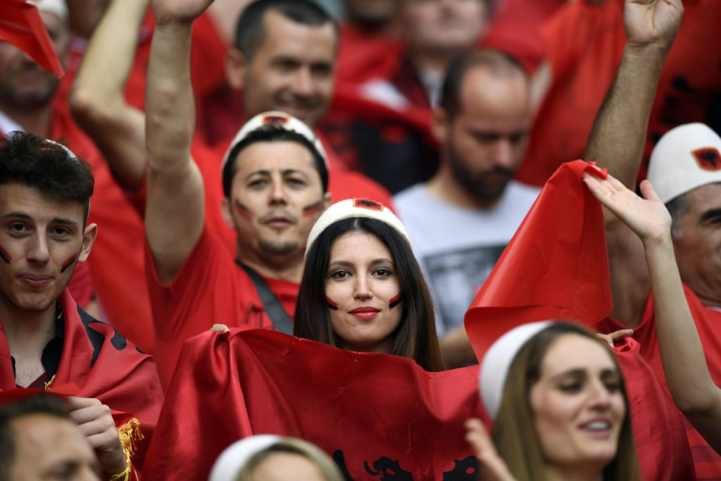 FBL-EURO-2016-MATCH2-ALB-SUI-FANS