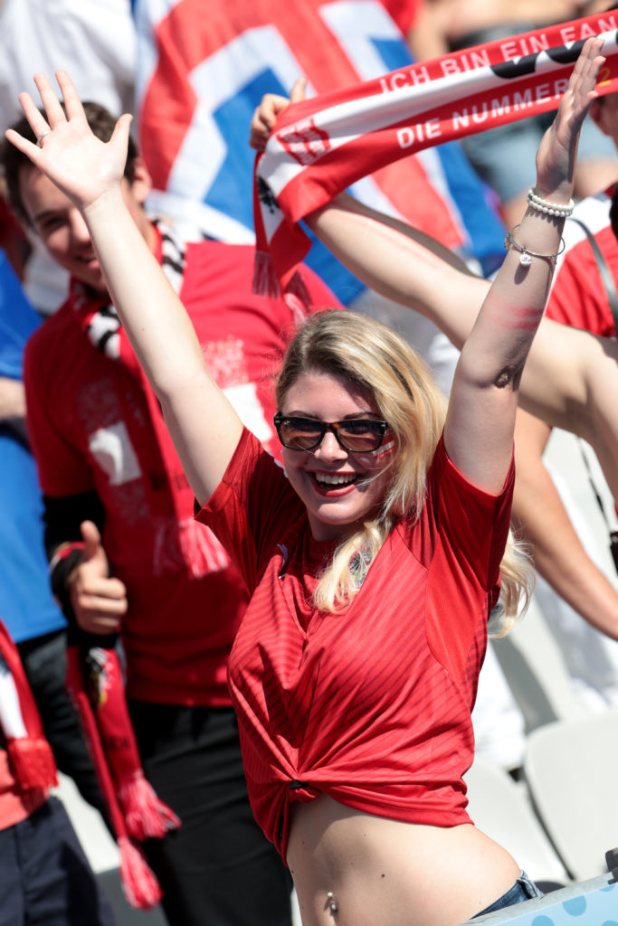 FBL-EURO-2016-MATCH33-ISL-AUT-FANS