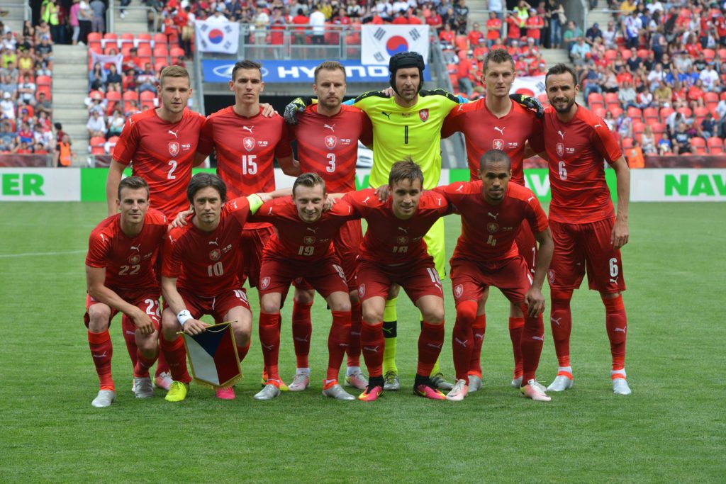 Czech's footbal team poses for a team photo team prior to their friendly football match against Czech Republic, on June 5, 2016 in Prague, ahead of the Euro 2016 European football championship. (Bottom L to R) Vladimir Darida, Tomas Rosicky, Ladislav Krejci, Josef Sural, Theodor Gebra Selassie (Up L to R) Pavel Kaderabek, David Pavelka, Michal Kadlec, goalkeeper Petr Cech, Tomas Necid and Tomas Sivok / AFP PHOTO / Michal Cizek