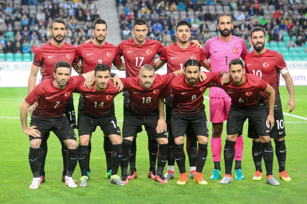 (From up L to bottom R) Turkey's Mehmet Topal, Hakan Kadir Balta, Burak Yilmaz, Ozan Tufan, Volkan Babacan, Arda Turan, Gokhan Gonul, Oguzhan Ozyakup, Caner Erkin, Selcuk Inan and Hakan Calhanoglu pose for a team photo prior to the kick off of the pre-Euro 2016 football friendly match at Stadium Stozice in Ljubljana, Slovenia on June 5, 2016. / AFP PHOTO / Jure Makovec/AFP