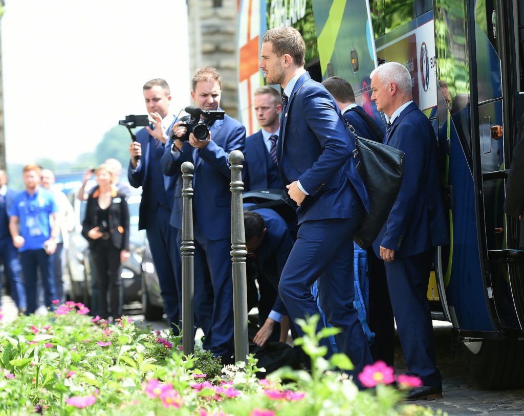 England's midfielder Jordan Henderson arrives at the team hotel in Chantilly, on June 06, 2016, ahead of the Euro 2016 football tournament. / AFP PHOTO / PAUL ELLIS