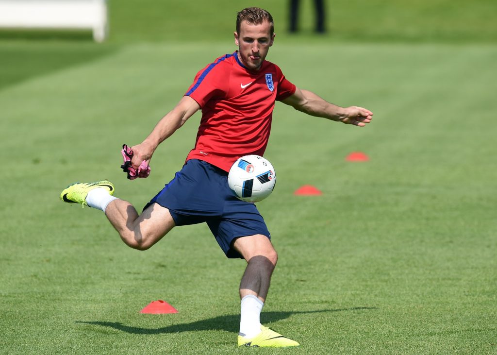 England's forward Harry Kane practices during a training session at the team's training ground in Chantilly, on June 07, 2016, three days ahead of the start of the Euro 2016 European football championships.  / AFP PHOTO / PAUL ELLIS