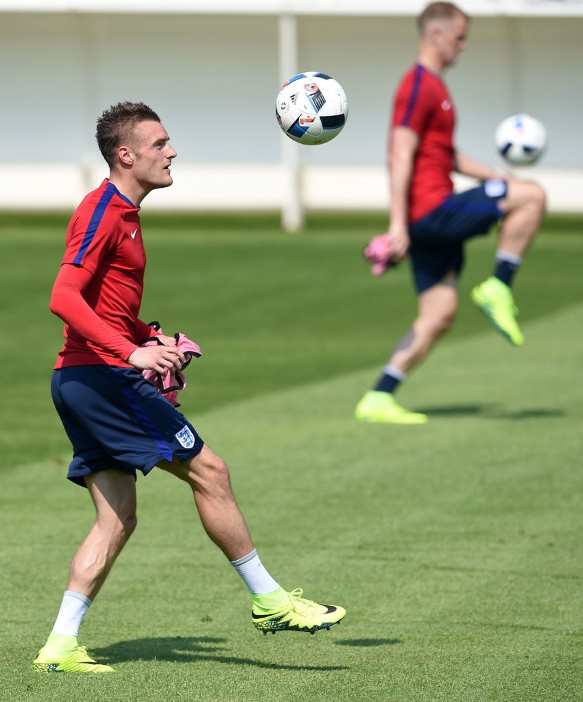 England's forward Jamie Vardy practices during a training session at the team's training ground in Chantilly, on June 07, 2016, three days ahead of the start of the Euro 2016 European football championships.  / AFP PHOTO / PAUL ELLIS