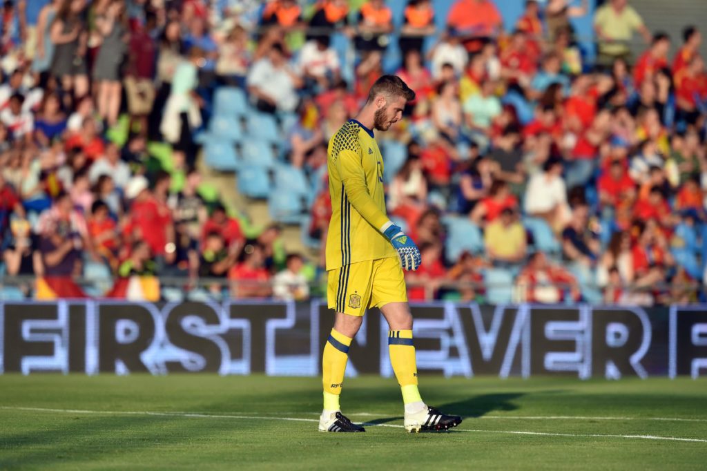 Spain's goalkeeper David de Gea walks on the pitch during the EURO 2016 friendly football match Spain vs Georgia at the Coliseum Alfonso Perez stadium in Getafe, on June 7, 2016, in preparation for the upcoming Euro 2016 European football championship. / AFP PHOTO / GERARD JULIEN
