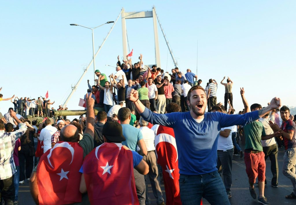 AFP PHOTO / Bulent KILIC