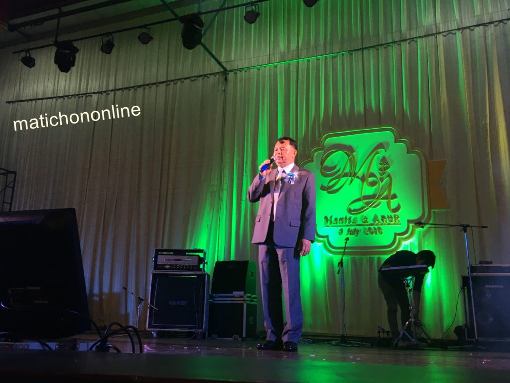 พ.ต.อ. ณรงค์ พิทักษ์ธานิน บิดาเจ้าบ่าวคว้าไมค์ครวญเพลงซึ้งๆอย่าง ‘บุพเพสันนิวาส’ 