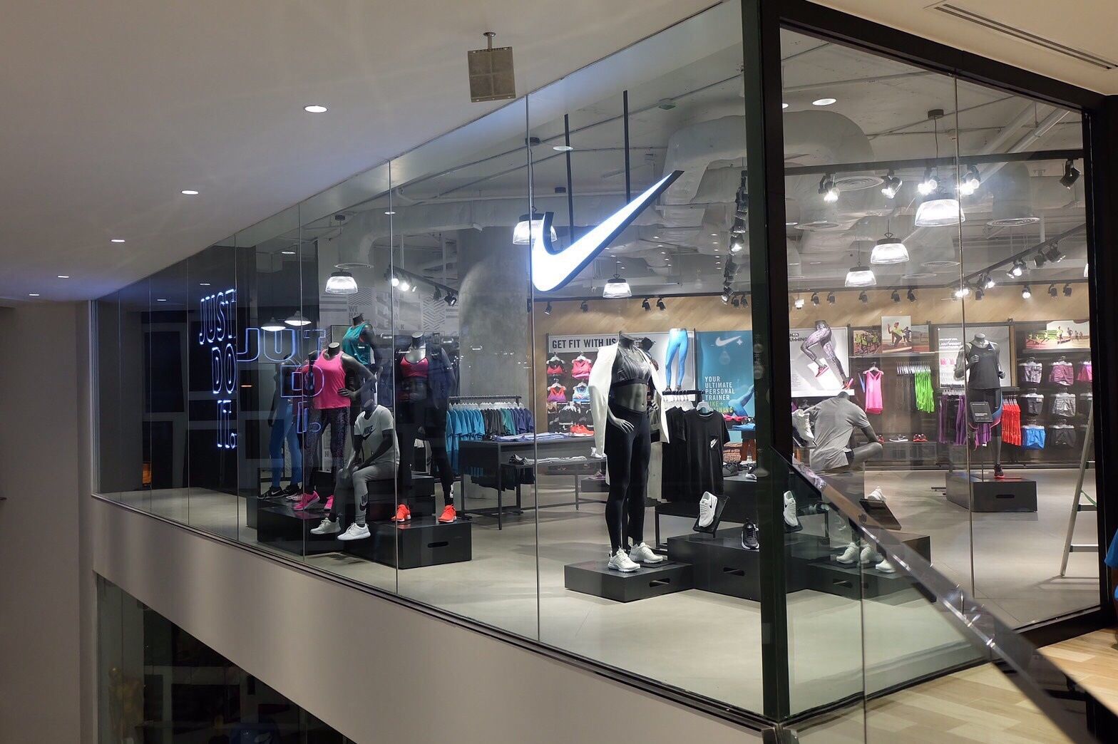 nike siam square one