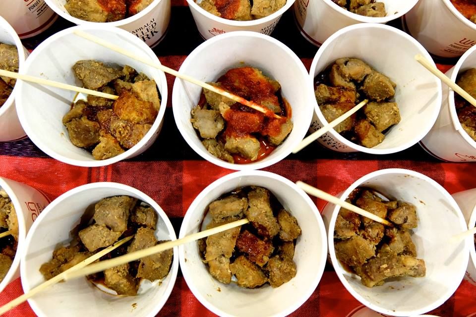 หมูย่างรสเด็ด เนื้อนุ่ม ทานง่าย มาพร้อมกับสองน้ำจิ้มรสเด็ด จาก ร้าน Pordee Recipe
