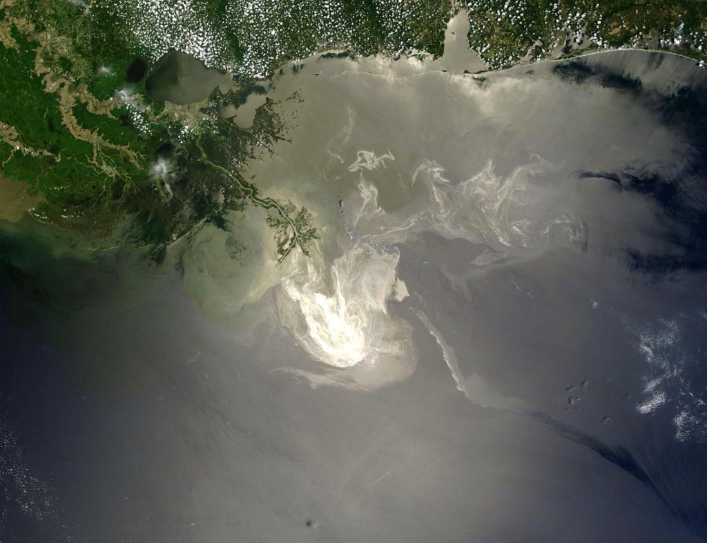 Deepwater_Horizon_oil_spill_-_May_24,_2010