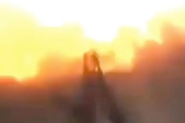 Syrian-rebel-accidentally-blows-himself-up-by-taking-a-selfie (2)