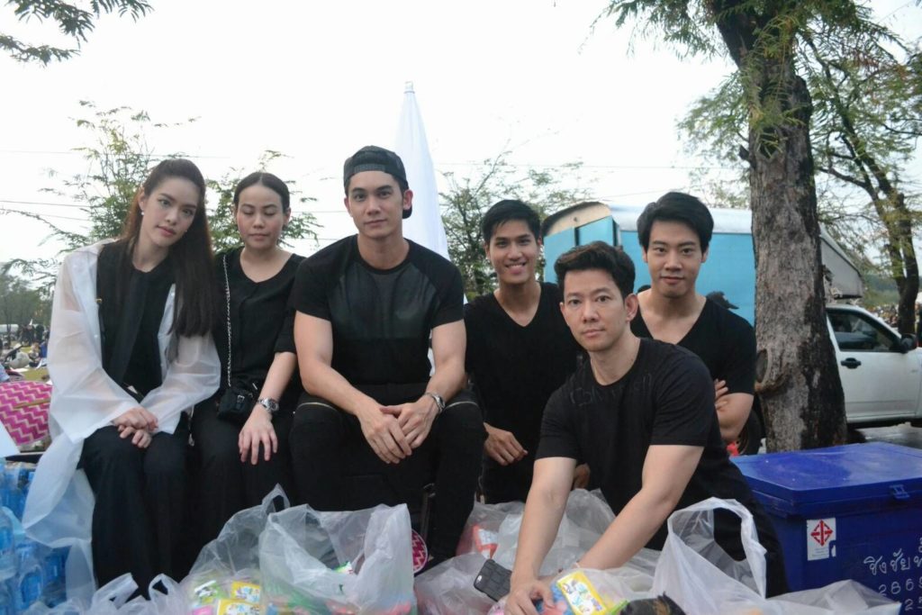 เกรซ กาญจน์เกล้า,อานีนท์ทวีป และเพื่อนๆ