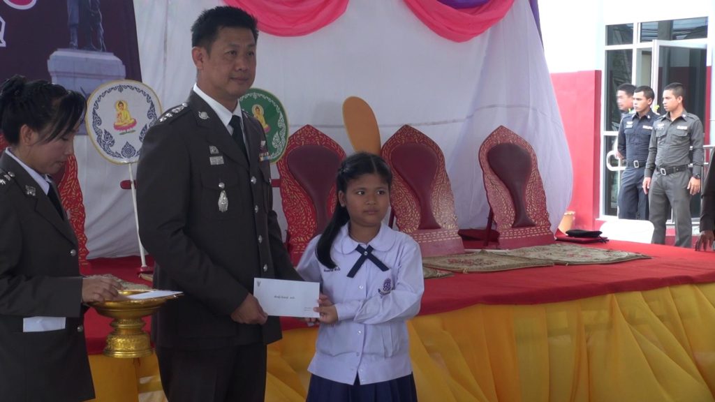 201610131111404-20021028190229