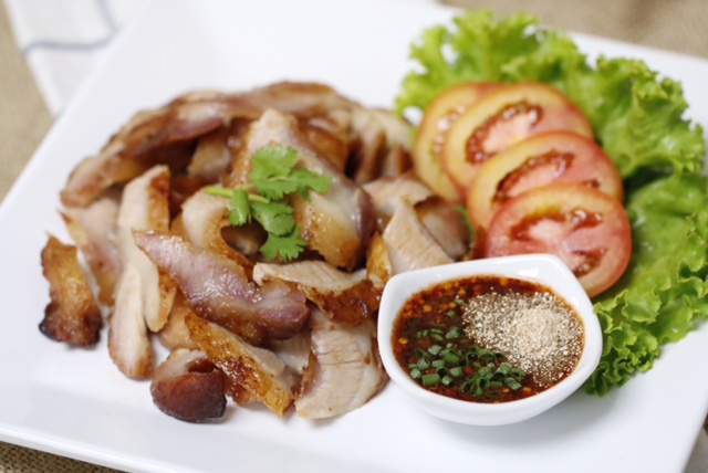 คอหมูย่าง