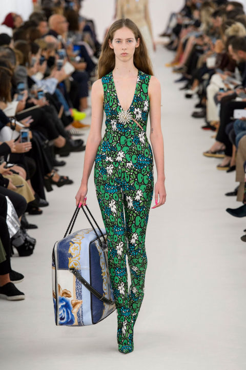 elle-pfw-ss17-collections-balenciaga-23-imaxtree