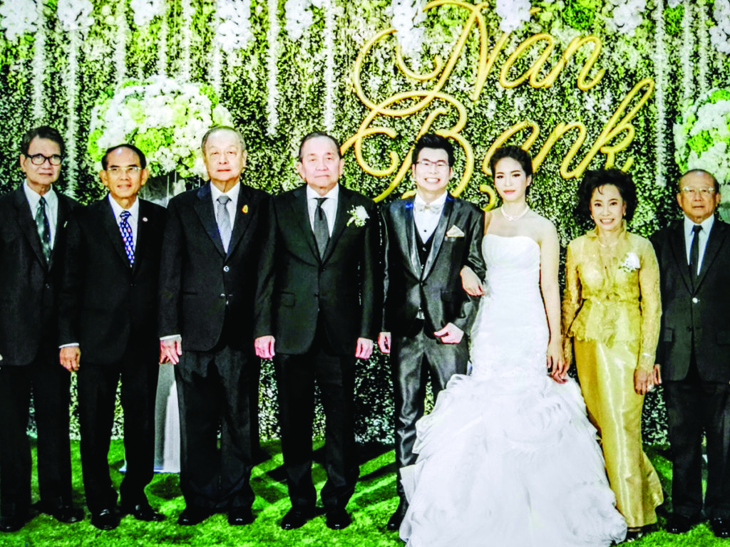 ร่วมงาน - พล.อ.อ.ธเรศ ปุณศรี ประธาน กสทช.เป็นประธานในงานวิวาห์ ระหว่าง พญ.ปณิชา บุตรี ภก.ปรีดา-ณัฐฐิญา ตั้งตรงจิตร กับ นพ.ไพสิทธิ์ บุตร ไพรัช-อรวรรณ วรปาณิ โดยมี มนตรี ศรีเอี่ยมสะอาด, พชร ยุติธรรมดำรง และ พล.อ.ชิตศักดิ์ ประเสริฐ มาร่วมงานด้วย ที่โพธาลัย เลเซอร์ปาร์ค เมื่อเร็วๆ นี้
