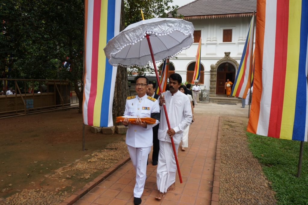 ประธานอัญเชิญผ้าพระกฐินเข้าสู่ศาลาวัดเกลาณียะฯ