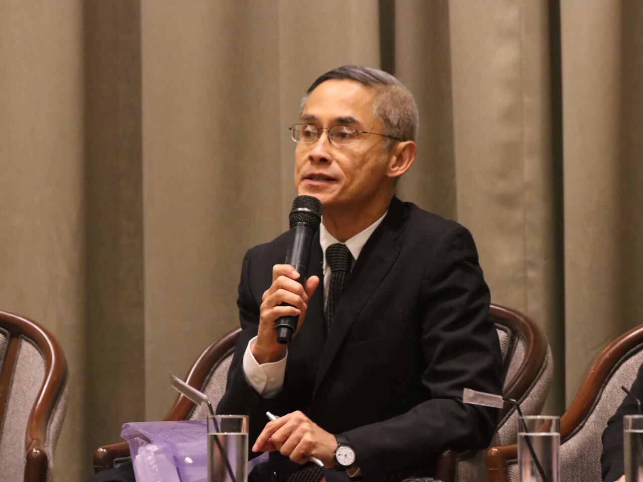 ศาตราจารย์กิตติคุณวิทิต มันตาภรณ์ 