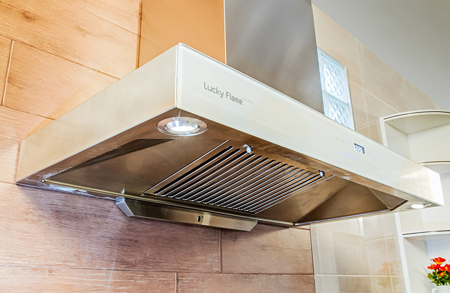 White-Kitchen-Lucky-Flame-3