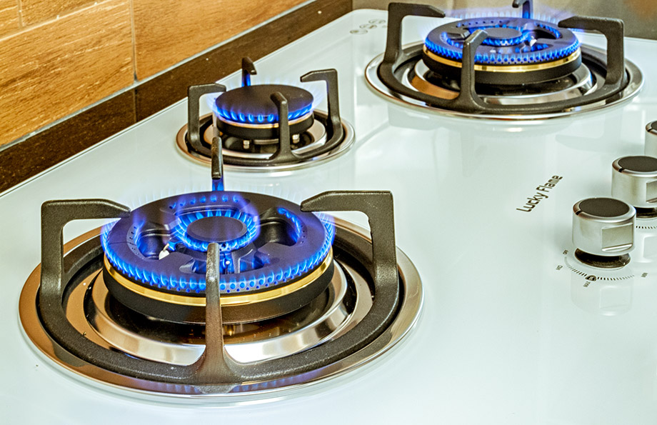 White-Kitchen-Lucky-Flame-4