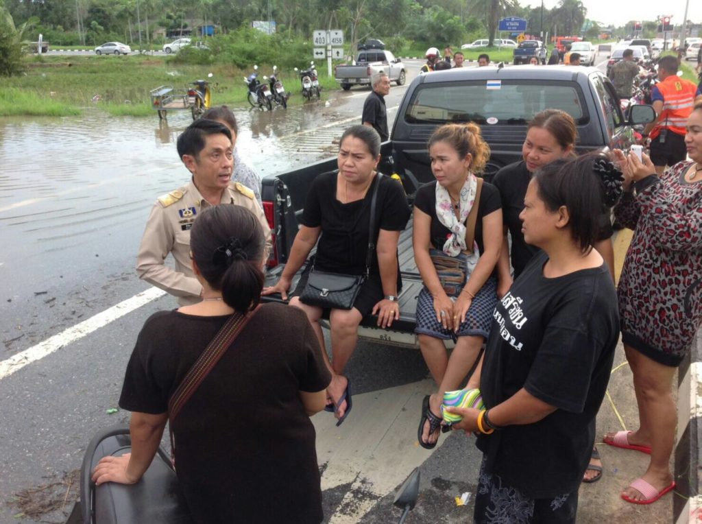 ผนังกั้นน้ำเมืองตรังแตก (7)