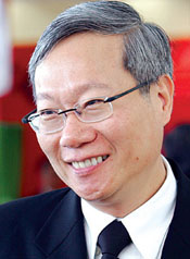 พิชิต อัคราทิตย์