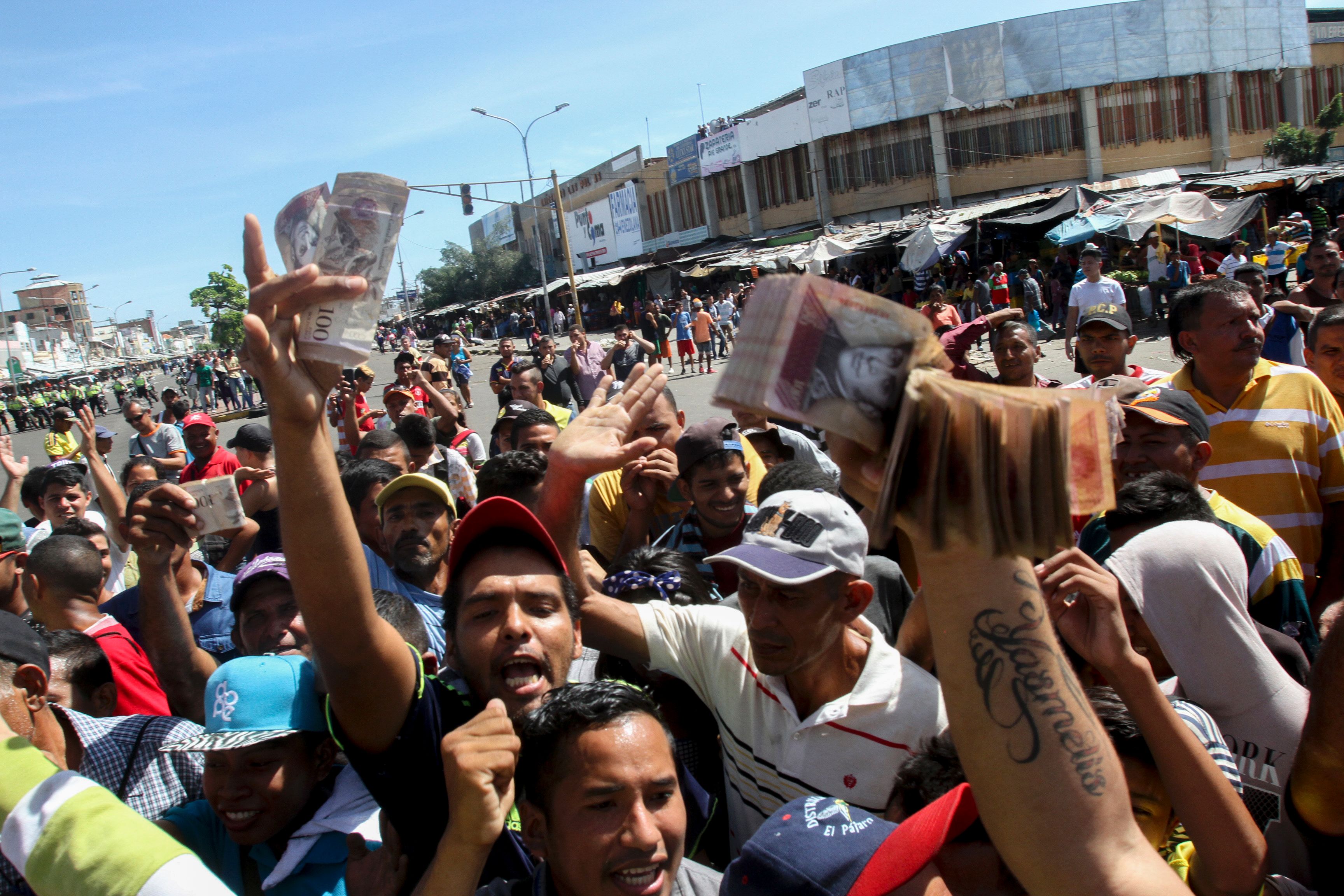 AFP PHOTO / PANORAMA / LUIS BRAVO